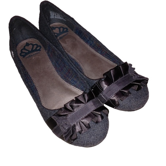 Fergalicious black flats Clearance